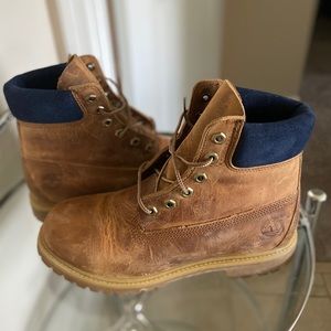 Timberland Women’s 6” Distressed Tan Leather Boots